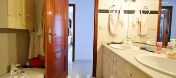 3 bedrooms Apartment in Valencia, Spain No. 31733 31