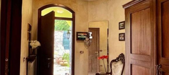 6 rooms Villa in Varese, Italy No. 107871 9