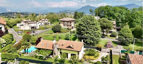 6 rooms Villa in Varese, Italy No. 107871 4
