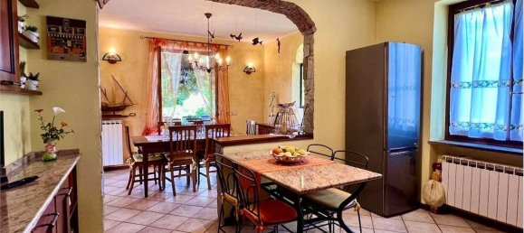 6 rooms Villa in Varese, Italy No. 107871 10