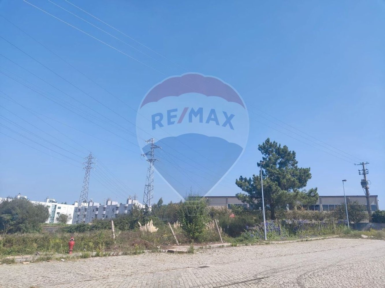 Terreno em Fânzeres, Portugal 1600 m² N.º 32067