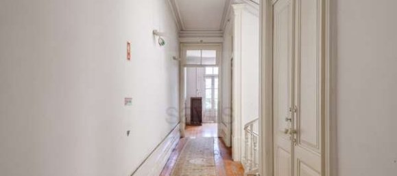 372m² Building in Porto, Portugal No. 224432 5