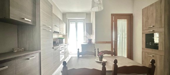 2 rooms Apartment in Turin, Italy No. 237764 6