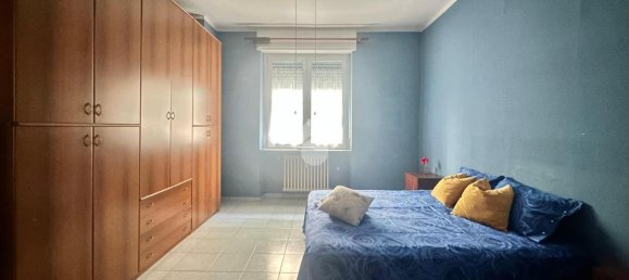 2 rooms Apartment in Turin, Italy No. 237764 9