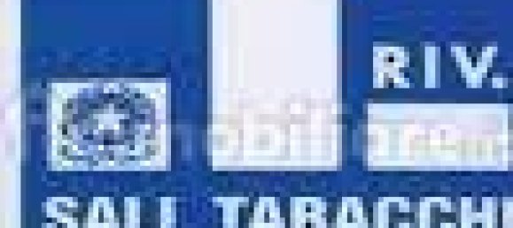 100m² Commercial property in Inverigo, Italy No. 354012 2