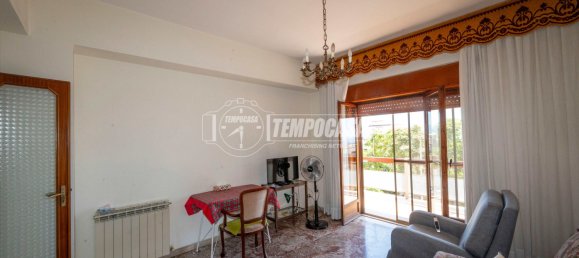 3 rooms Apartment in Messina, Italy No. 328662 2