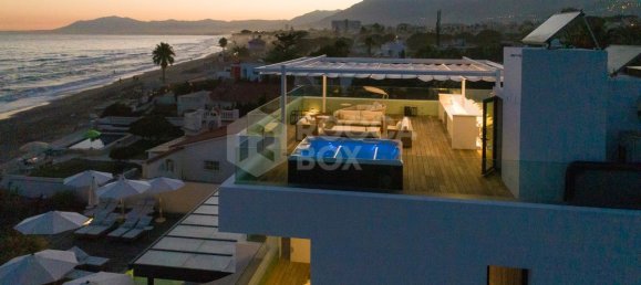 6 bedrooms Villa in Marbella, Spain No. 93755 16