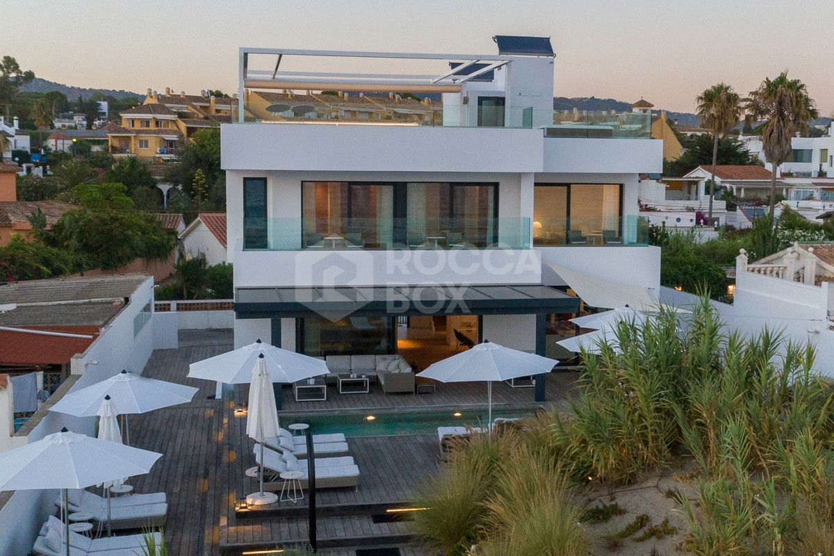 6 bedrooms Villa in Marbella, Spain No. 93755