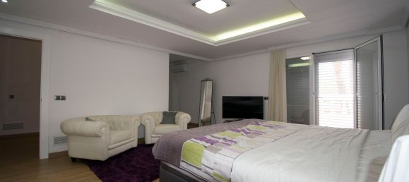 7 bedrooms House in L'Eliana, Spain No. 160068 4