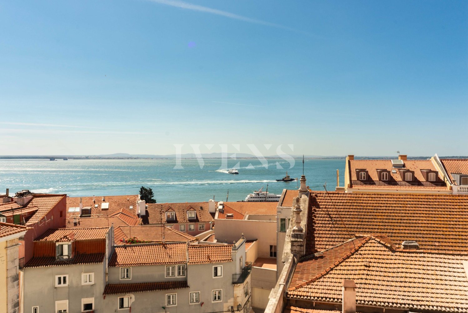 4 bedrooms Apartment in Lisbon, Portugal No. 281166