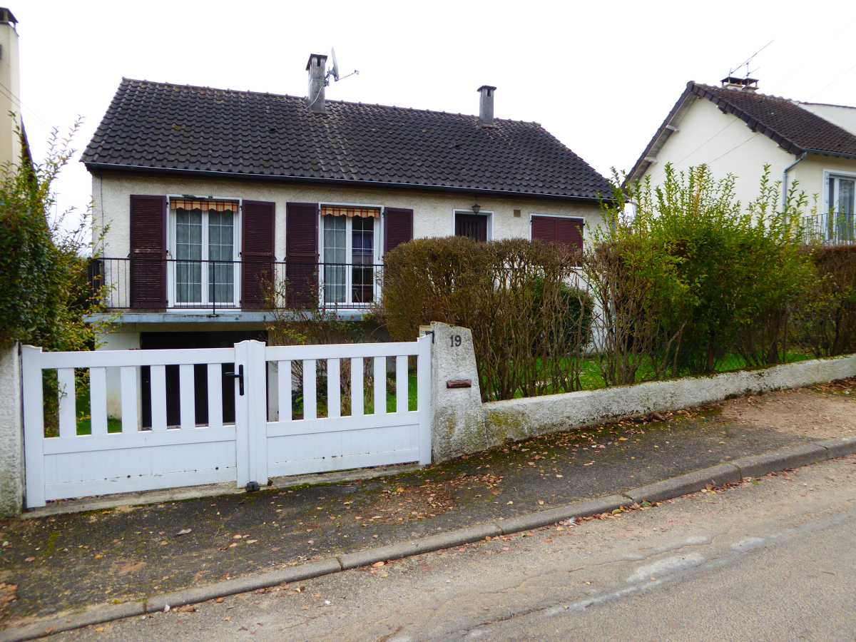 3 Schlafzimmer Villa in Meaux, France, Nr. 202953