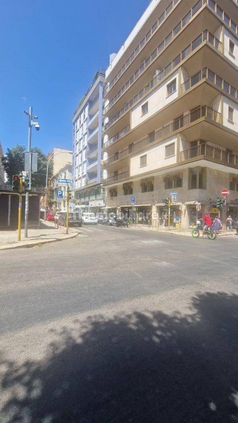 1-salle Propriété commerciale à Bari, Italy No. 279636