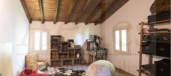 4 Schlafzimmer Villa in Modena, Italy, Nr. 140679 7