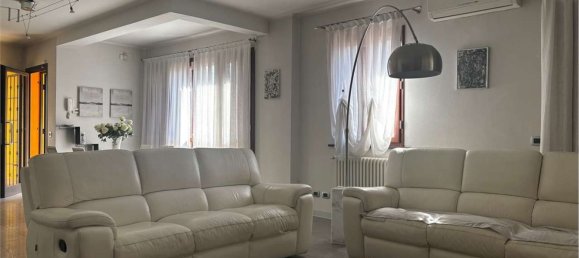 7غرفة فيلا في Reggio Emilia, Italy رقم 229649 2