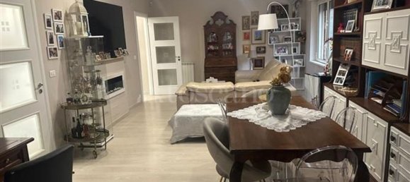 Apartamento de 8 divisões em Catanzaro, Italy N.º 302841 4