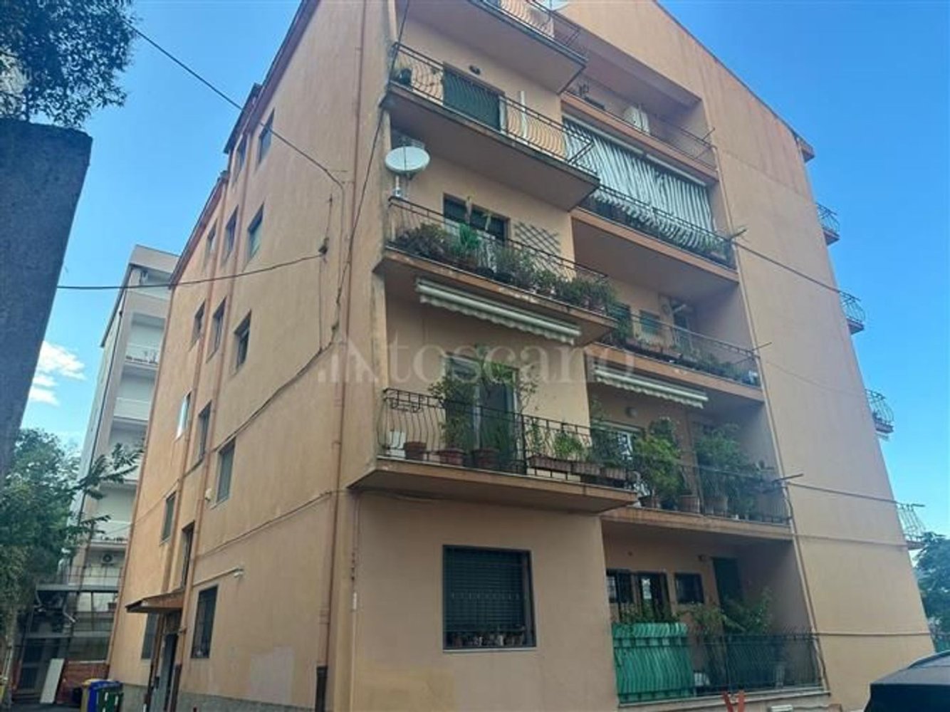 Apartamento de 8 divisões em Catanzaro, Italy N.º 302841