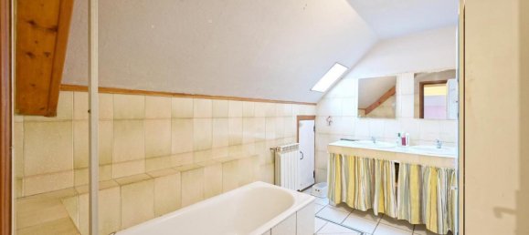 6 غرف نوم منزل في La Batie-Montgascon, France رقم 202004 16