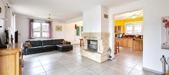 6 غرف نوم منزل في La Batie-Montgascon, France رقم 202004 26