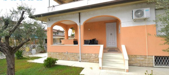 10 rooms Villa in Camaiore, Italy No. 108556 4