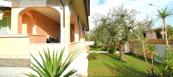 10 rooms Villa in Camaiore, Italy No. 108556 11