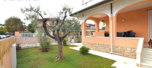 10 rooms Villa in Camaiore, Italy No. 108556 7