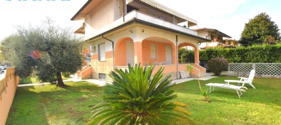 10 rooms Villa in Camaiore, Italy No. 108556 3