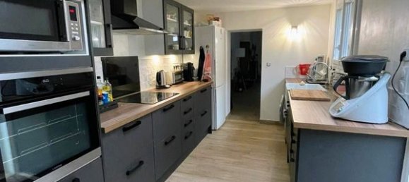 Casa de 4 dormitorios en Orleans, France No. 322173 2