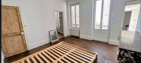 Casa de 4 dormitorios en Orleans, France No. 322173 4