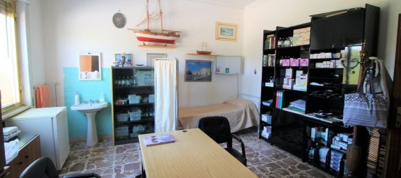 25 rooms Villa in Syracuse, Italy No. 250542 8