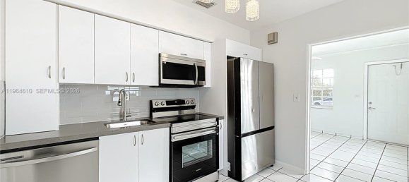 3 Schlafzimmer Villa in Miami, USA, Nr. 614456 7
