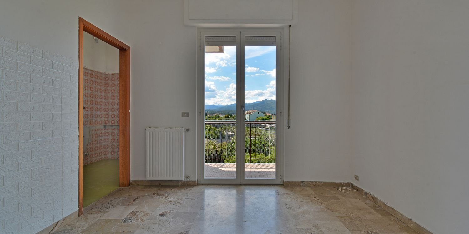 Квартира с 3 комнатами в Альбенга, Италия № 121954