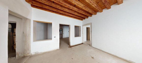 7 rooms Apartment in Vicenza, Italy No. 67625 3