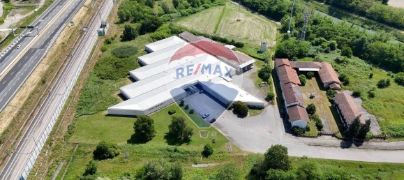  عقار تجاري في Vercelli, Italy 20000متر مربع رقم 374101 2