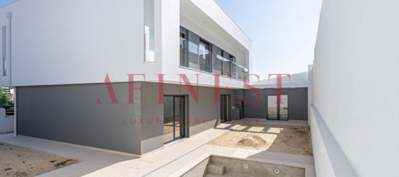 4 bedrooms Villa in Seixal, Portugal No. 233635 4