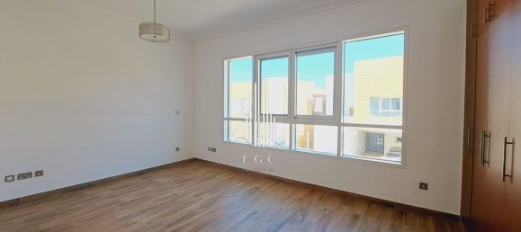 Вилла с 4 спальнями в Аль-Батин, ОАЭ № 39683 24