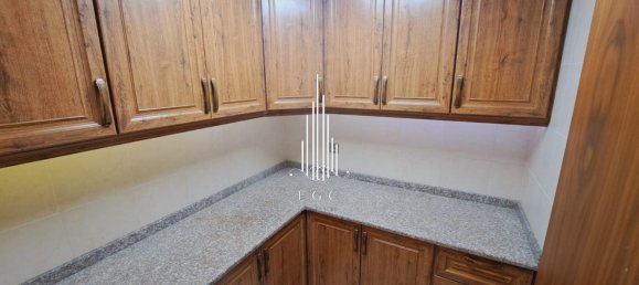 Вилла с 4 спальнями в Аль-Батин, ОАЭ № 39683 10