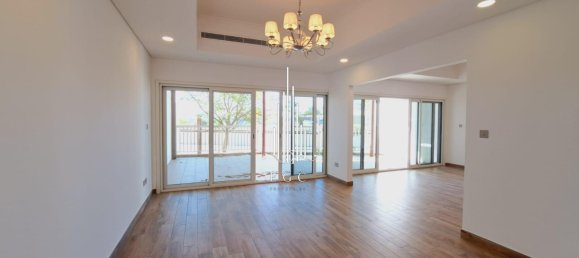 Вилла с 4 спальнями в Аль-Батин, ОАЭ № 39683 2