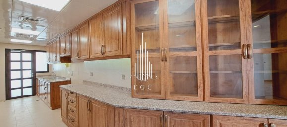 Вилла с 4 спальнями в Аль-Батин, ОАЭ № 39683 11