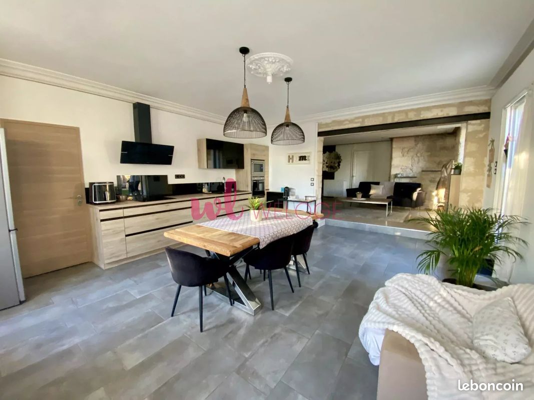 4 chambres Maison à Bourg, France No. 95804