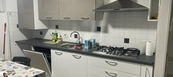 Apartamento de 3 divisões em Carrara, Italy N.º 63427 3