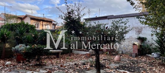 4 bedrooms House in Viareggio, Italy No. 39663 13