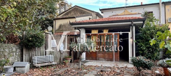 4 bedrooms House in Viareggio, Italy No. 39663 22