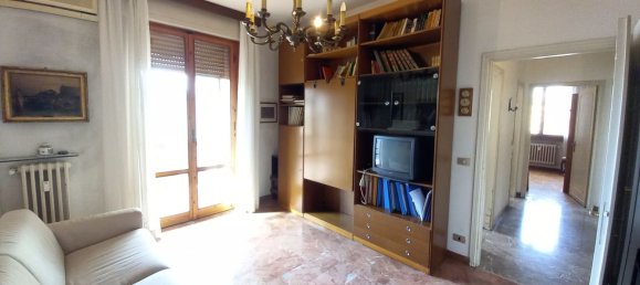 Apartamento de 6 habitaciónes en Florence, Italy No. 211394 15