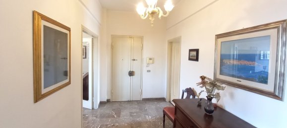 Apartamento de 6 habitaciónes en Florence, Italy No. 211394 7
