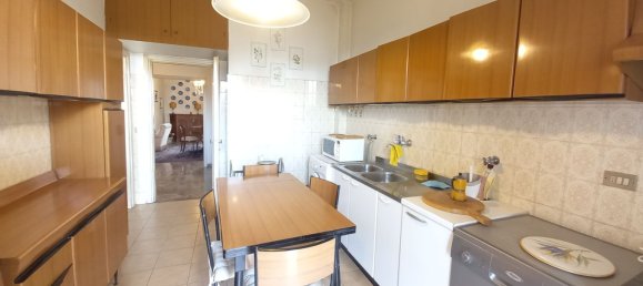 Apartamento de 6 habitaciónes en Florence, Italy No. 211394 10