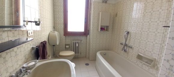Apartamento de 6 habitaciónes en Florence, Italy No. 211394 27
