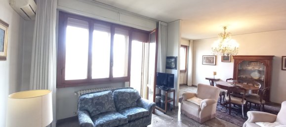 Apartamento de 6 habitaciónes en Florence, Italy No. 211394 3