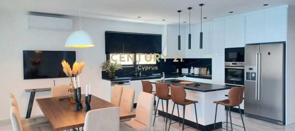 3 bedrooms Apartment in Germasogeia, Cyprus No. 17952 2