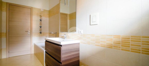 3غرفة شقة في L'Aquila, Italy رقم 14888 26