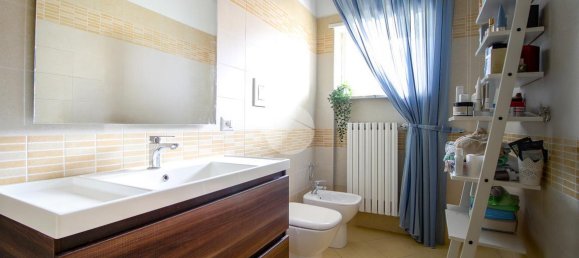 3غرفة شقة في L'Aquila, Italy رقم 14888 28